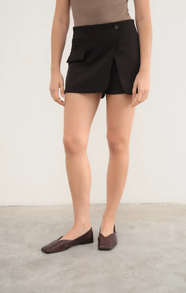 Short Amber